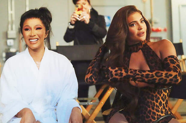 Карди Би ответила на требования поклонников убрать Кайли Дженнер из нового клипа: "Не все связано с расой"