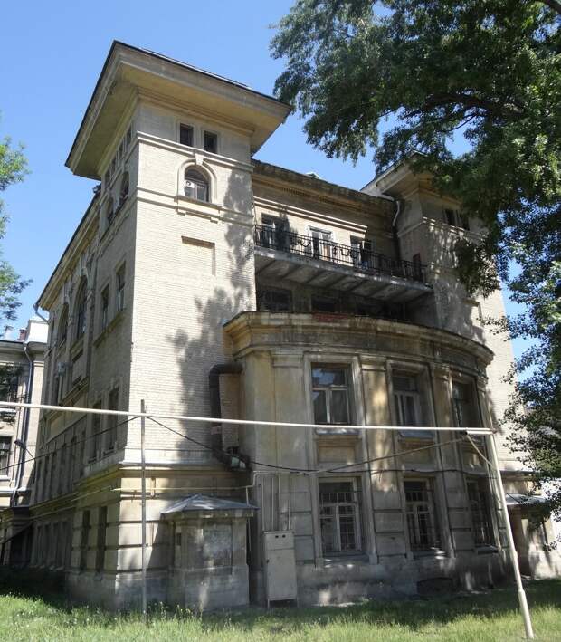Одно из зданий Саратовского университета