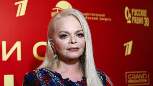 Новая схема? Пустые залы Ларисы Долиной могут заполнять с помощью массовки