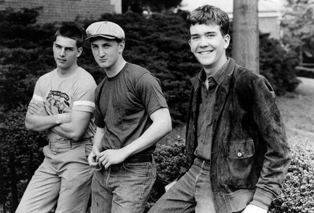 Том Круз, Шон Пенн и Тимоти Хаттон на съемках фильма "Отбой", 1981 год. голливуд, за кадром, кино, фото