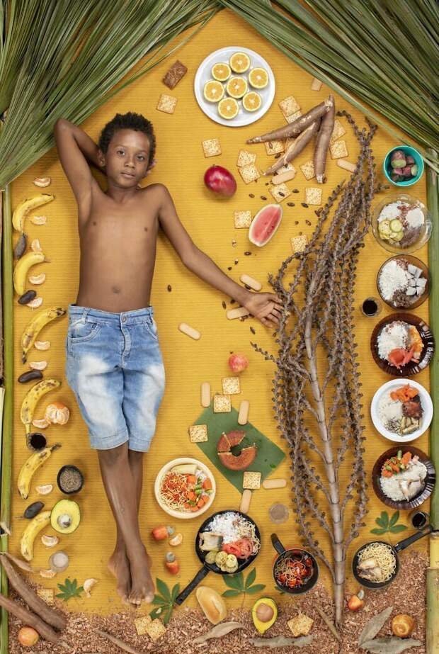 Адемильо Франциско Дос Сантос, 11 лет, Вайо де Алмас, Бразилия грегг сигал, дети, диета, меню, необычный проект, рацион, фотограф, фотопроект
