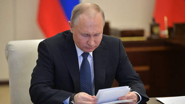 Путин поручил кабмину вдвое снизить уровень бедности