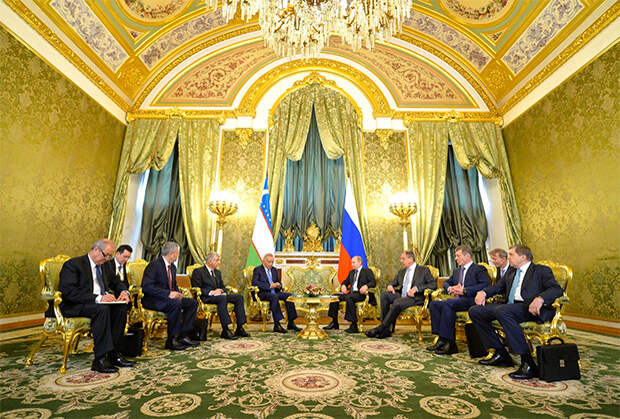 Переговоры Владимира Путина с Исламом Каримовым прошли не только в Кремле, но и в менее официальной обстановке 