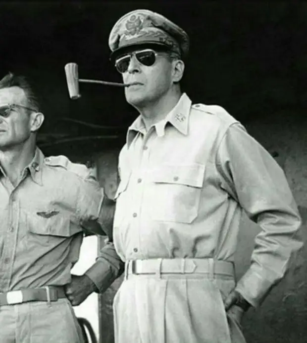 Дуглас Макартур, главнокомандующий оккупационными войсками союзников в Японии