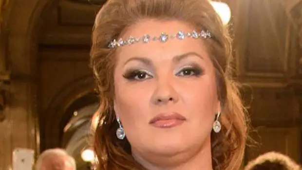 Экс-депутат Лысаков призвал Гергиева отменить концерт Нетребко в Мариинском театре