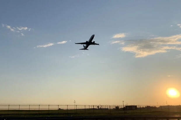 Flightradar: неопознанный самолет из США пересек границу России