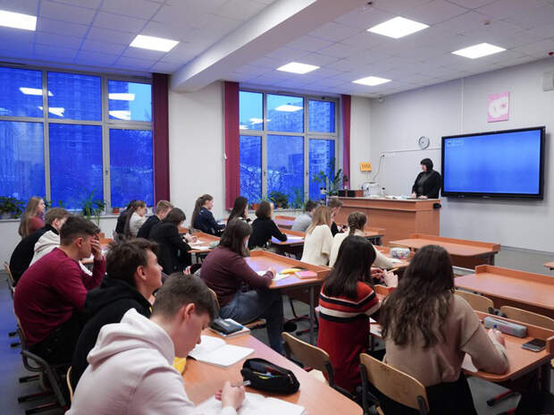 В школы возвращают традиционные ценности: вспомнили уже о церковнославянском языке