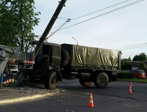 Армия, которую нужно побаиваться Армия, которую нужно побаиваться аварии, военные, дтп, страх, ужас, чтобы помнили