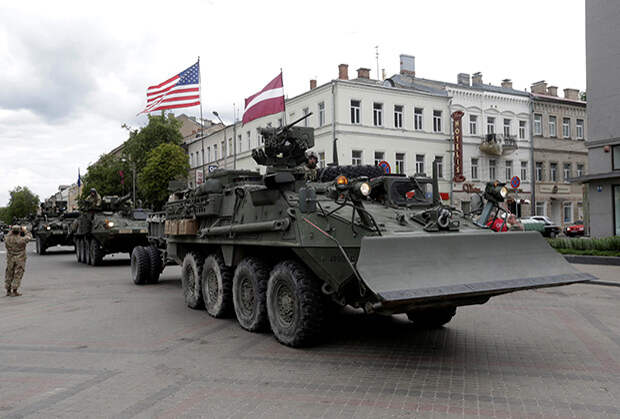 Парад войск НАТО в Даугавпилсе