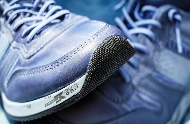 sport-shoe-1470061_960_720 alt