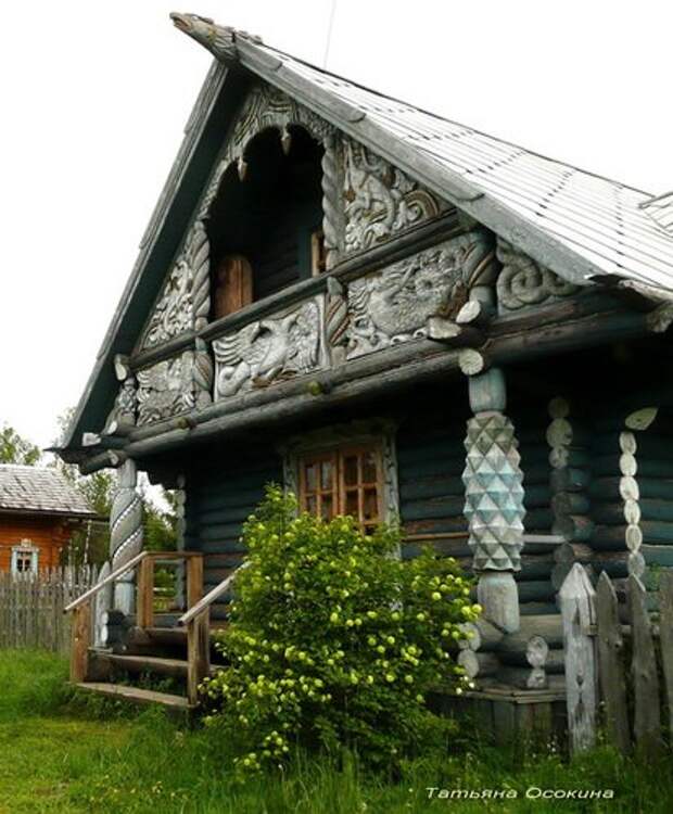 Славянский дом. Старорусский домик. Старинные славянские дома. Славянский деревенский дом. Русский дом в деревне.