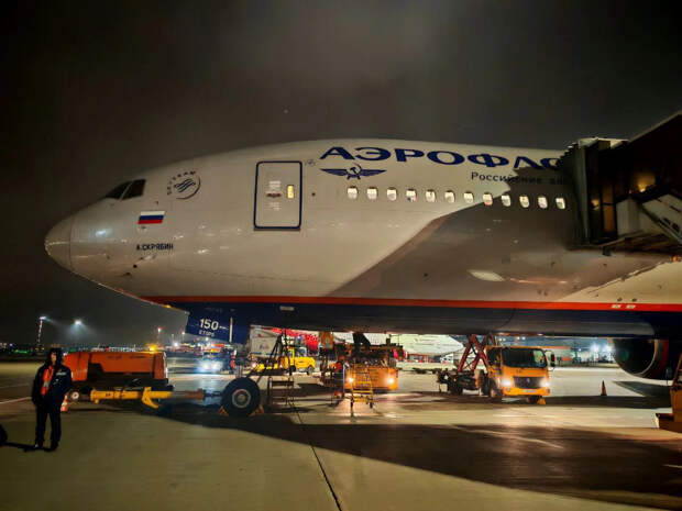 Блогер-миллионник заявил, что "едва не разбился" на рейсе в Петропавловск-Камчатский