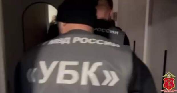 В Петербурге полиция задержала участников сети телефонного мошенничества