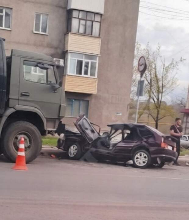 Ещё фото сегодняшнее ДТП в Торезе