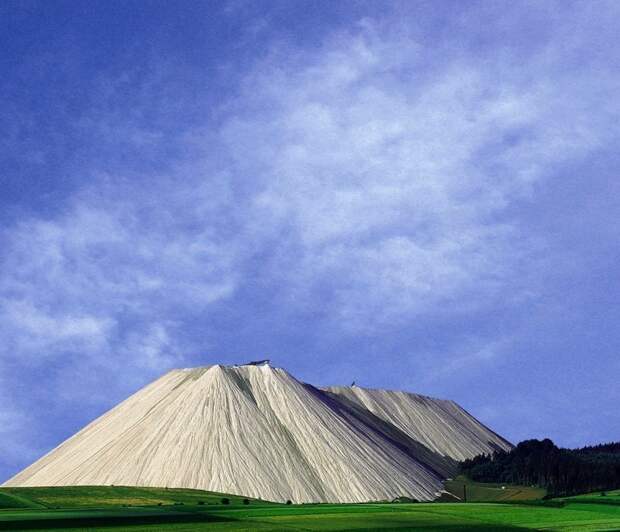 Самая большая в мире гора поваренной соли Монте Кали, гора, поваренная, соль