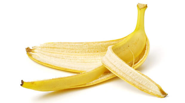 Банан — эффективный помощник для достижения белоснежной улыбки. /Фото: nstatic.nova.bg