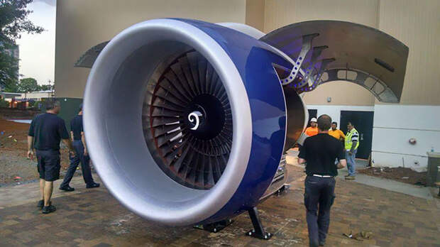 Специалисты сделали из двигателя Boeing 757 шикарную грильницу