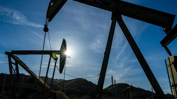 WSJ: МЭА предложило высвободить крупнейший в истории объем нефти из резервов