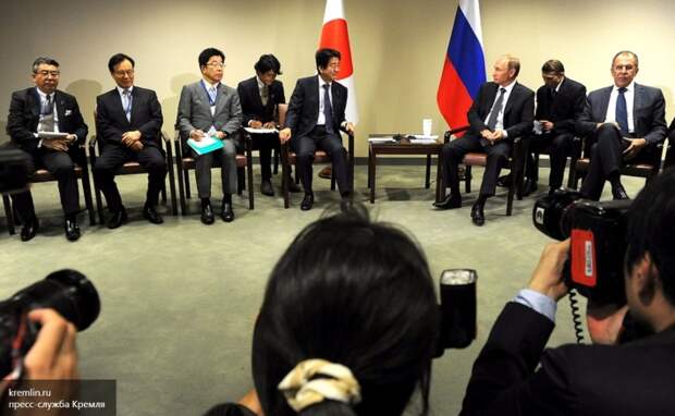 На поклон к Путину: является ли визит Абэ началом «постоднополярного мира»