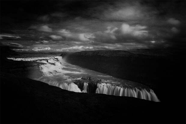 Stark Black and White Photographs of Waterfalls by Massimo Margagnoni waterfalls nature landscapes black and white 