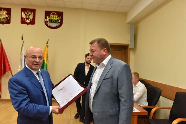 Лучших работников сферы ЖКХ наградили в ЮВАО// Д. Афанасьев
