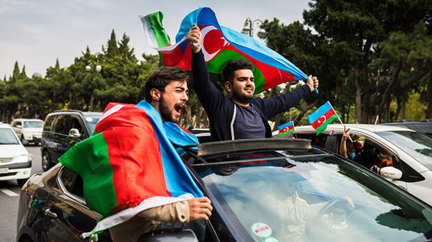 БАКУ НАПРАСНО ПОБЕДИЛ АРМЯН – ТЕПЕРЬ ЕГО РАЗРЫВАЮТ ЕВРЕИ, ТУРКИ И ПЕРСЫ