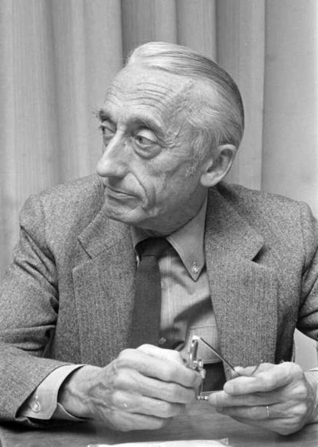 Жак-Ивна Кусто конференции в Гааге в 1972 год. 
