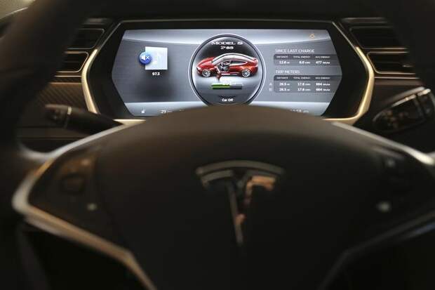 Tesla займется безопасностью данных, собираемых автопилотом