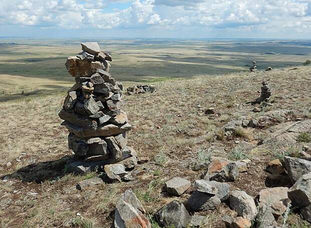 Каменные столбы на горе Меча. Фото - Николай Субботин.