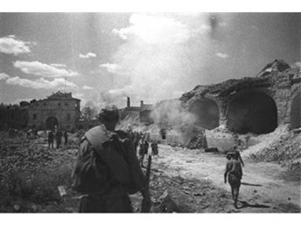 Сколько дней Красная Армия выбивала немцев из Брестской крепости