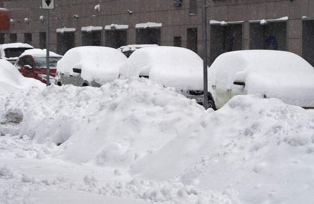 Откопать машину за 2 тысячи: кто и сколько зарабатывает на снежной зиме в Казани