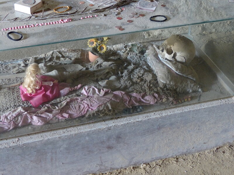 Кладбище Фонтанелле (Cimitero delle Fontanelle)