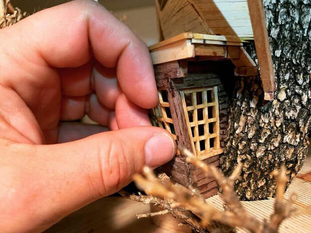 Крошечные домики на деревьях бонсай