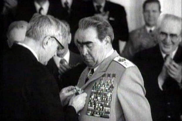 39 золотых звезд Брежнева: рекордсмен всех времен и народов