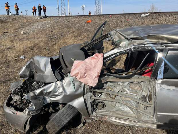 Водитель легковушки погиб в ДТП с локомотивом в Забайкальском крае