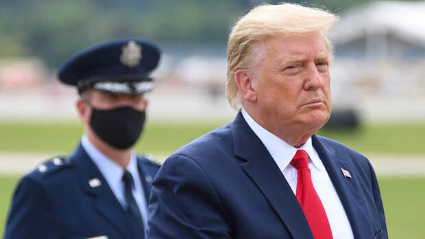 У экс-президента забрали три паспорта. Трампа сдали родственники? У экс-президента забрали три паспорта. Трампа сдали родственники?