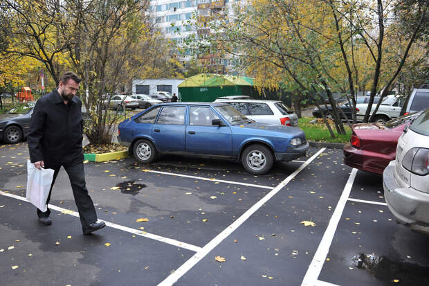 Роскачество: за захват парковочного места во дворе грозит штраф от 5 тыс. рублей
