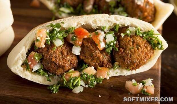 Healthy Vegetarian Falafel Pita