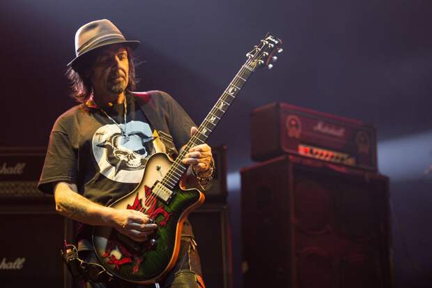 Гитарист группы Motörhead Фил Кэмпбелл умер в возрасте 64 лет