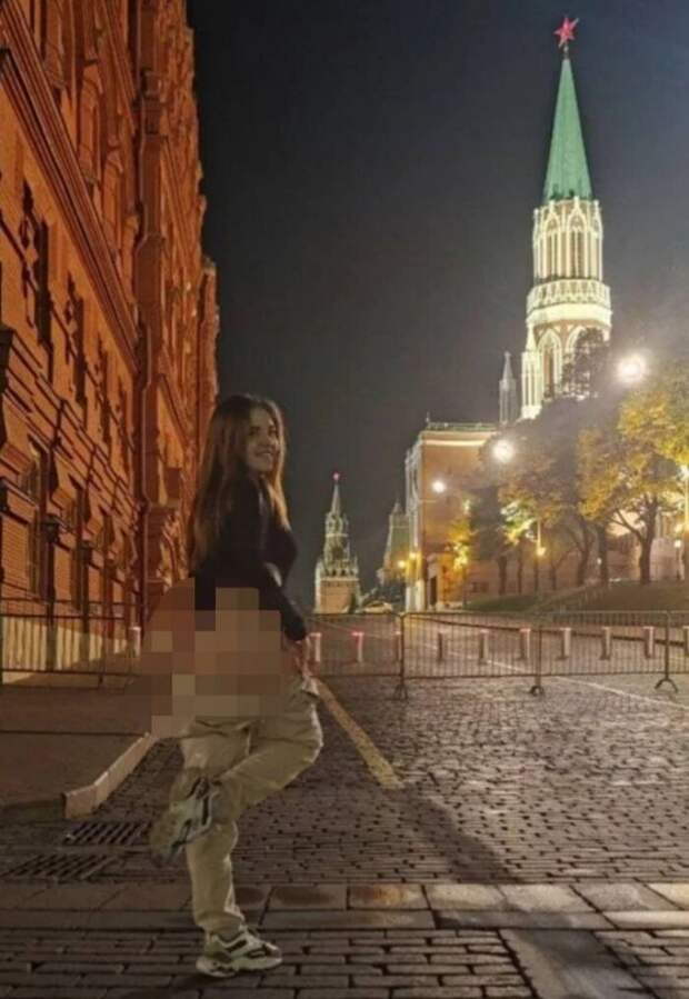 Порноактрису Риту Фокс арестовали на 14 суток из-за фото с голыми ягодицами на фоне Кремля