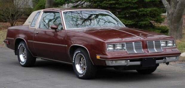 Oldsmobile Cutlass Supreme 1982 года. Oldsmobile Cutlass Supreme 1982 года