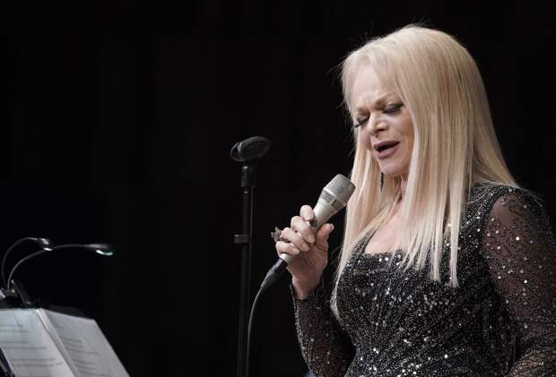 Продажу билетов на большой юбилейный концерт Долиной приостановили