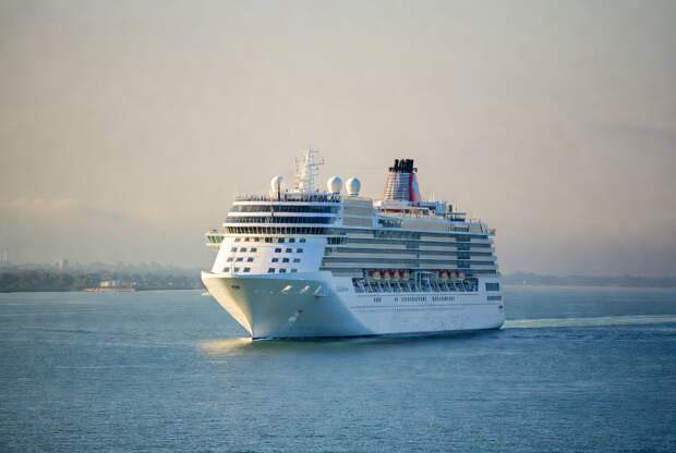 Российские туристы открывают для себя новые горизонты, круизы «18+»