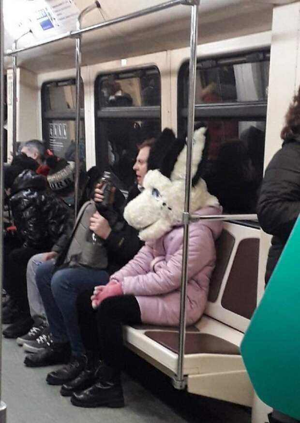 Чудаки и модники из метро