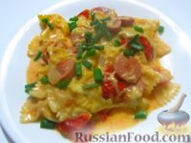 Фото к рецепту: Макароны с сосисками, запеченные в сливках, с сыром