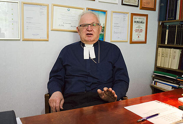 Пастор Пеэтер Калдур считает, что эстонцы должны хоронить родственников по своим обрядам и желательно на отдельной территории