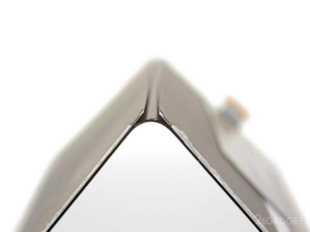 Названа причина поломки складных смартфонов Samsung Galaxy Fold (9 фото) Названа причина поломки складных смартфонов Samsung Galaxy Fold (9 фото)