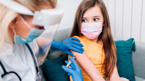 Дотянулись до детей: Сегодня – вакцины, а завтра и QR-коды?