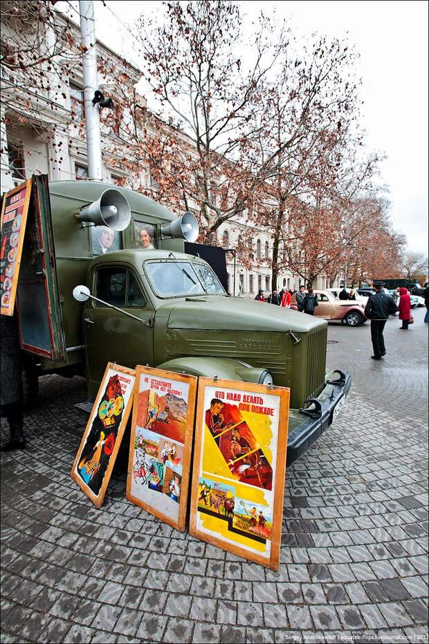Автомобили, прошедшие сквозь время (31 фото)