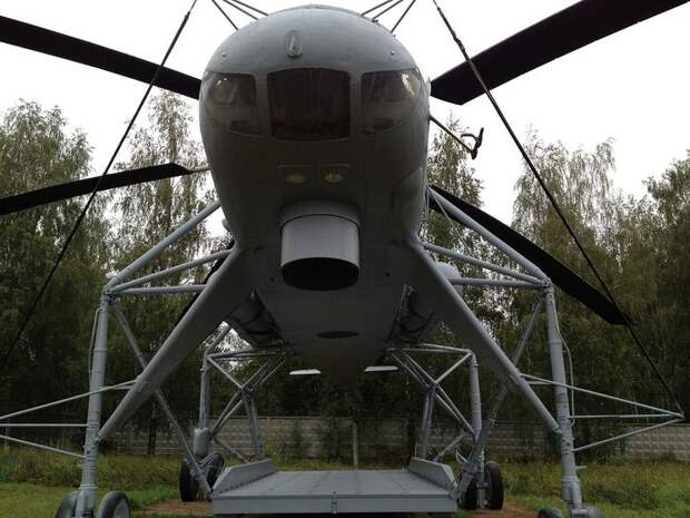Транспортный вертолет Ми-10 - военный летающий кран